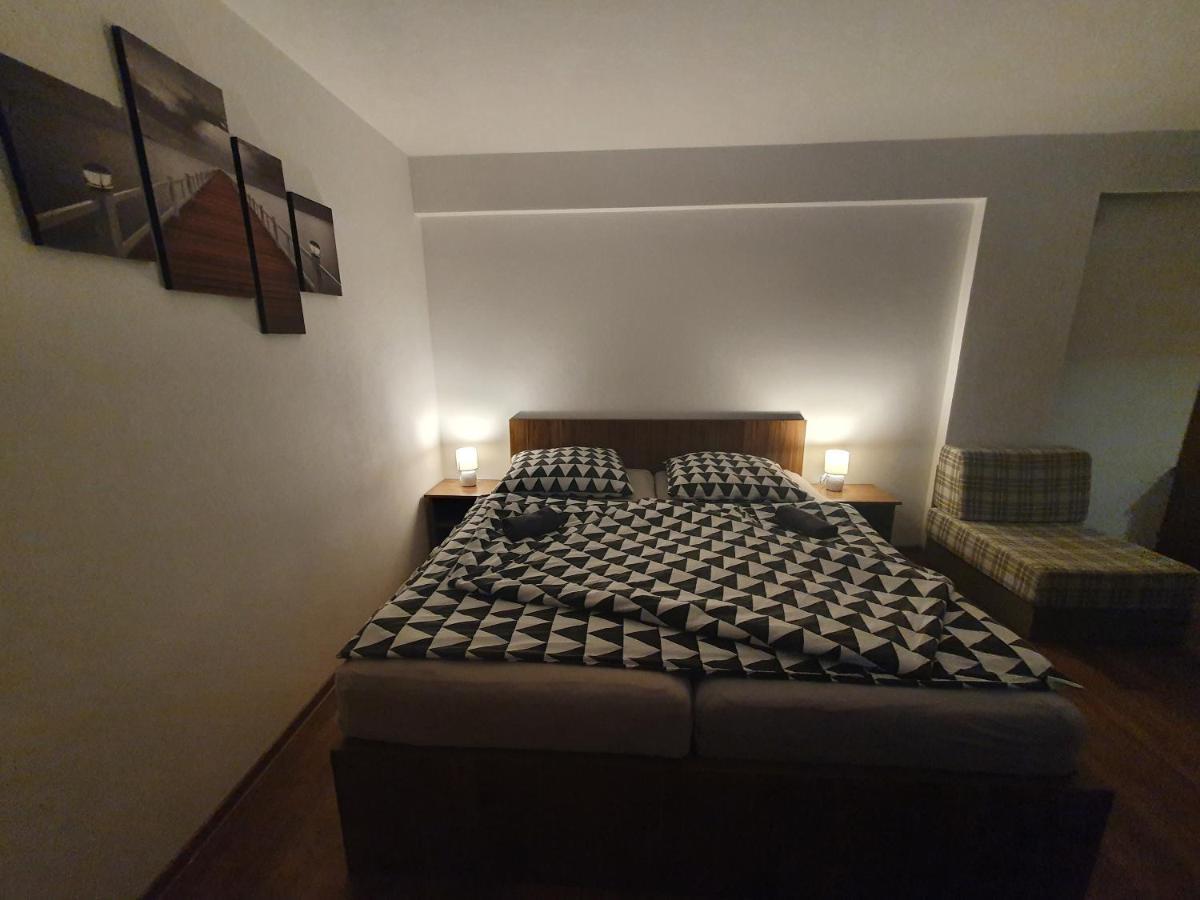 Apartmanovy Dom Stela Bešeňová Extérieur photo