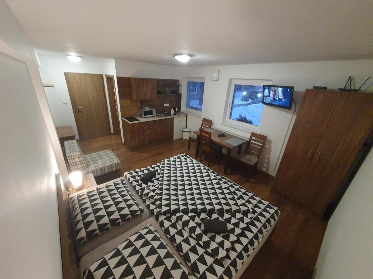 Apartmanovy Dom Stela Bešeňová Extérieur photo