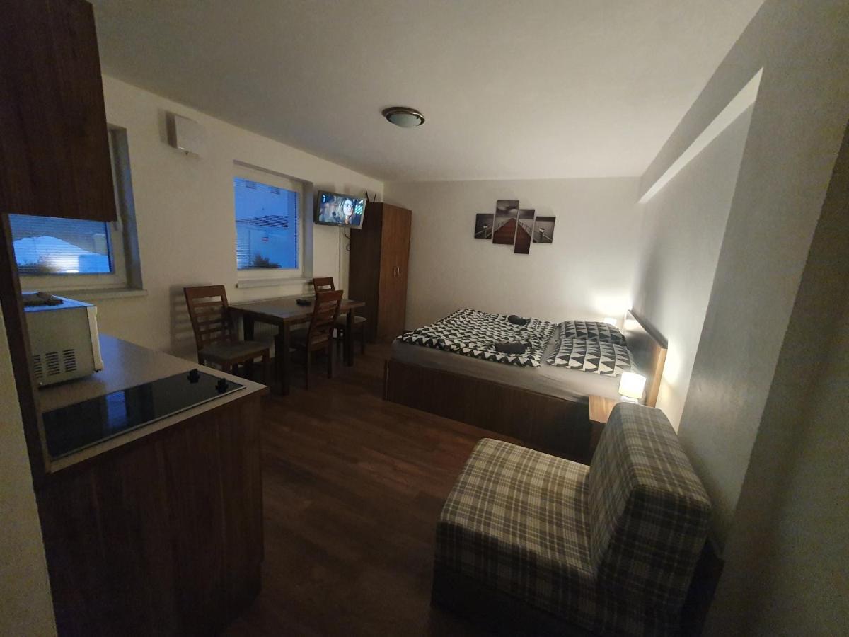 Apartmanovy Dom Stela Bešeňová Extérieur photo