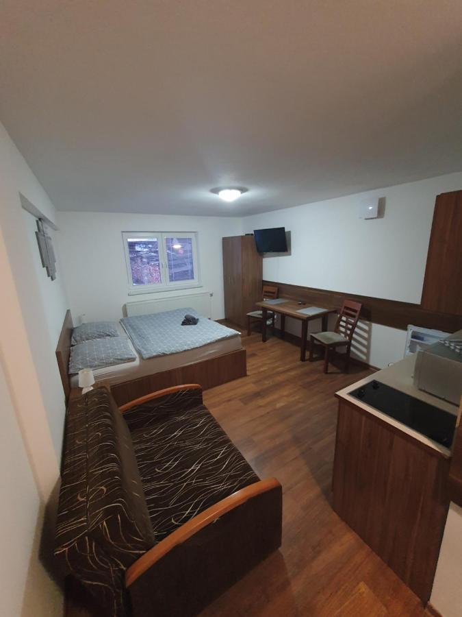 Apartmanovy Dom Stela Bešeňová Extérieur photo