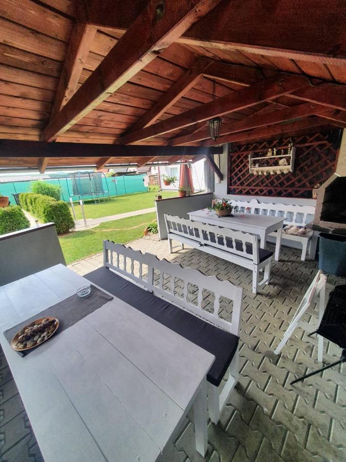 Apartmanovy Dom Stela Bešeňová Extérieur photo