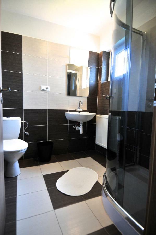 Apartmanovy Dom Stela Bešeňová Extérieur photo